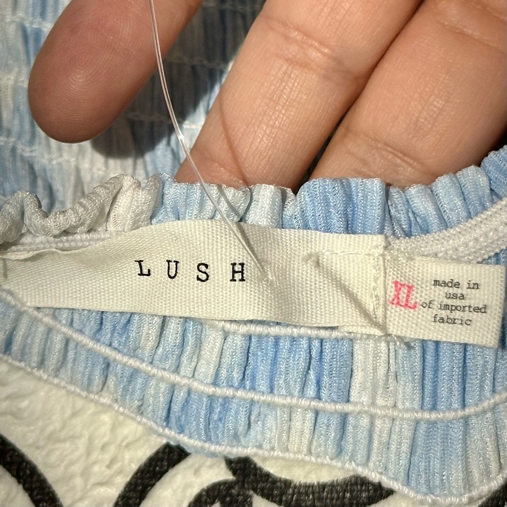 NWT Lush Blue & White Swirl Crop Smocked Top XL - Picture 5 of 7